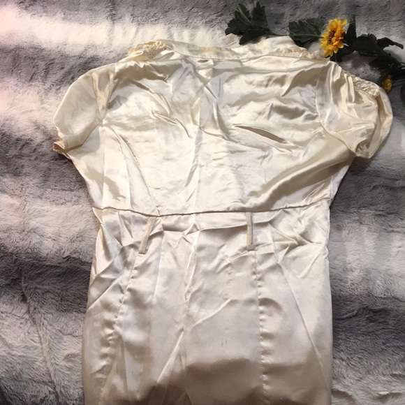 Women’s white blouse - Picture 3 of 4